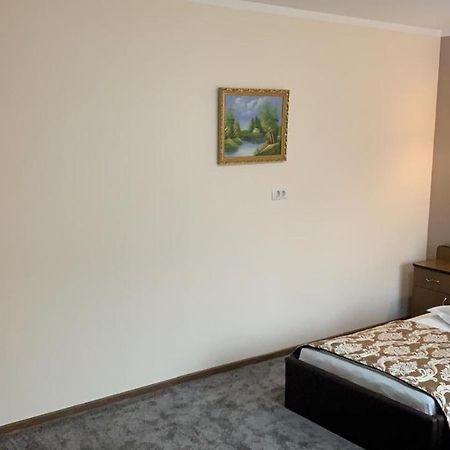 Pensiunea Flora Piatra Neamt Bagian luar foto