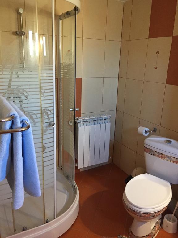 Pensiunea Flora Piatra Neamt Bagian luar foto